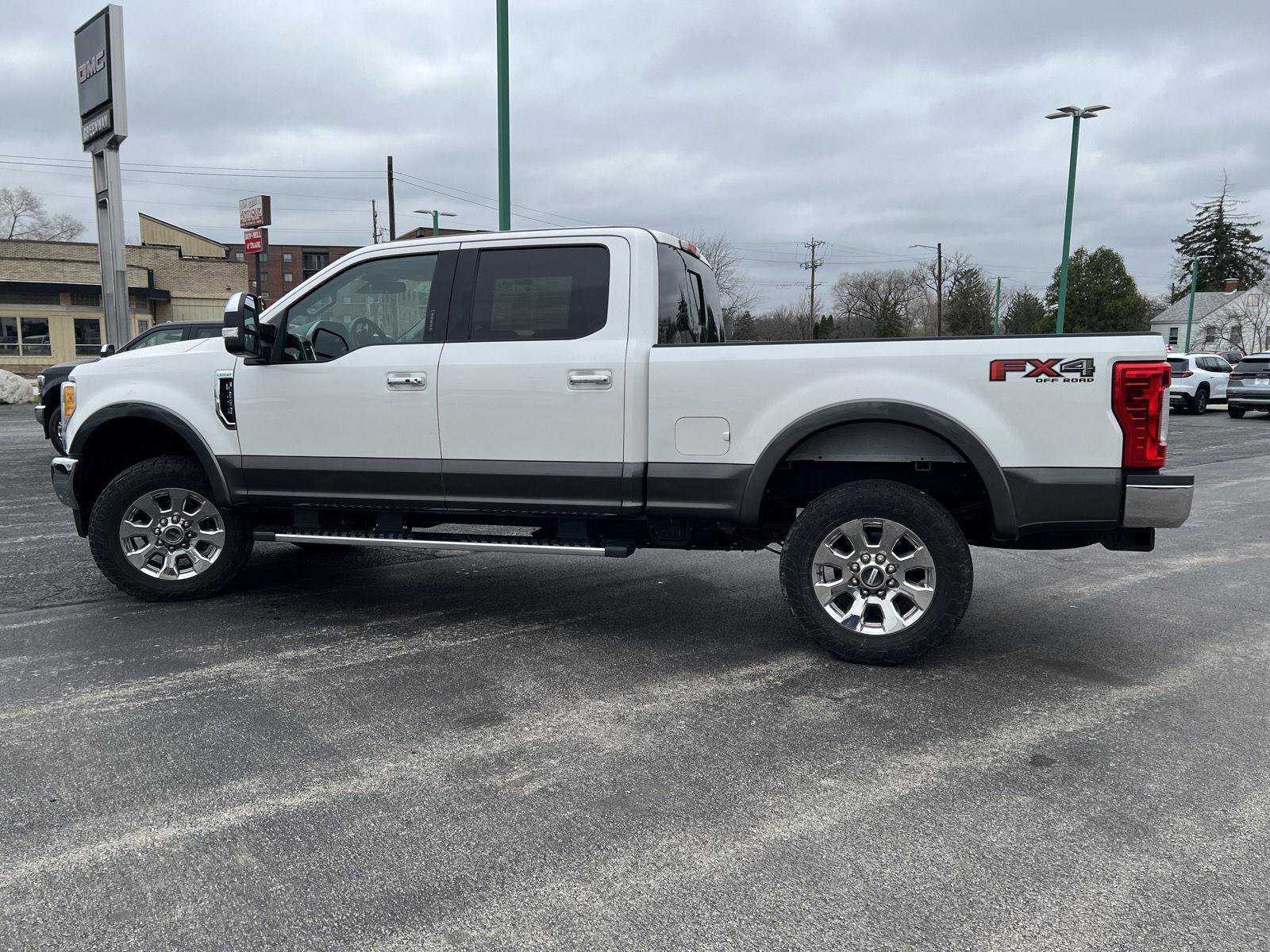 Used 2017 Ford F250 Lariat w/ Lariat Ultimate Package image 11