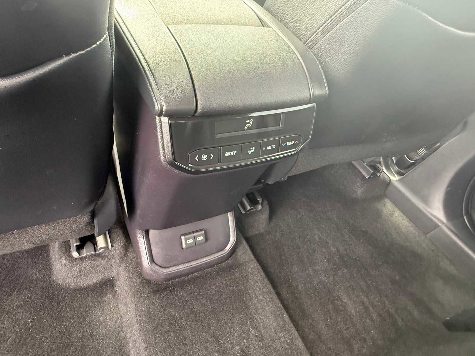 Certified 2025 Toyota Highlander XLE AWD/4WD image 19
