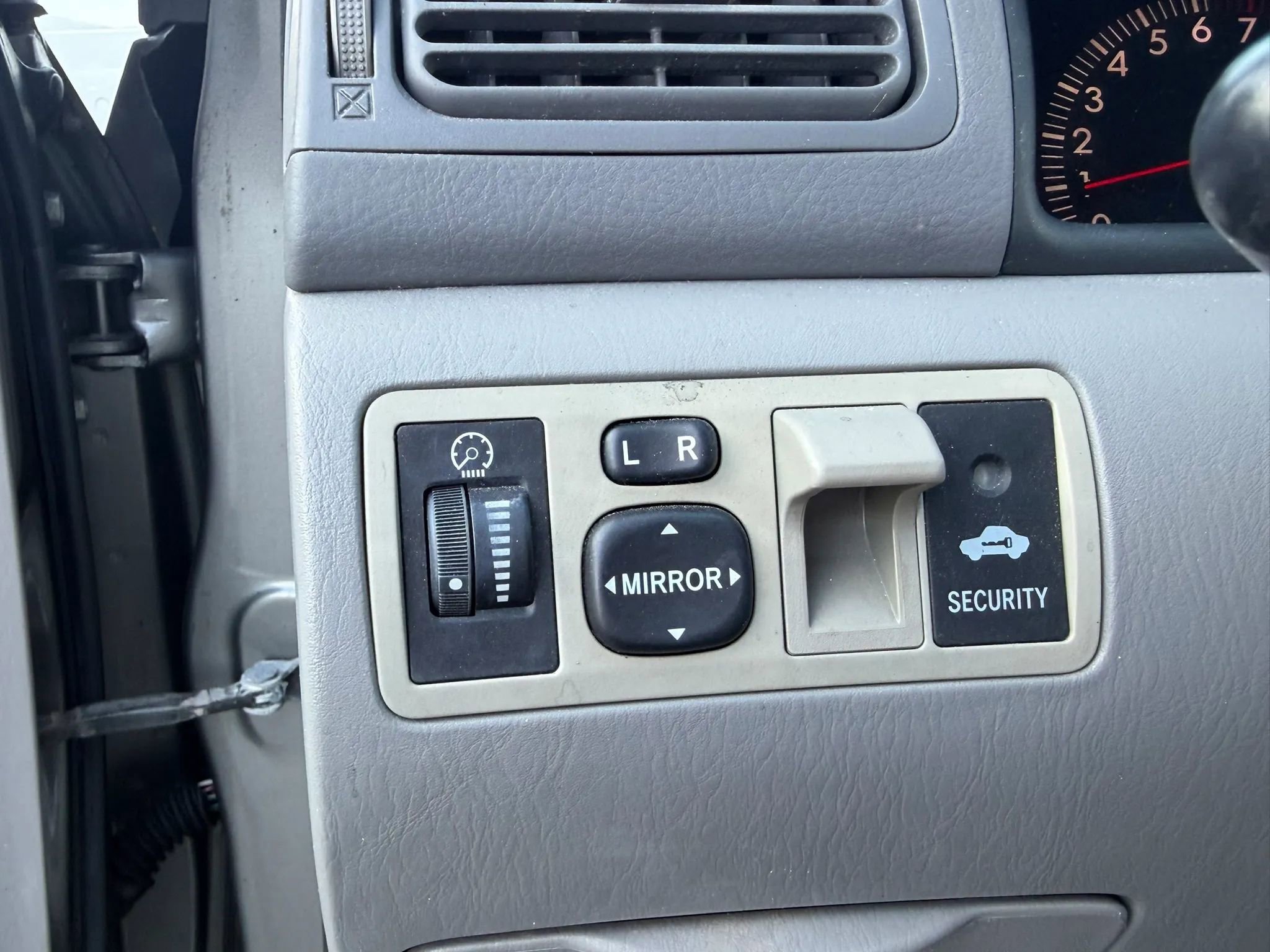 Used 2006 Toyota Corolla S FWD image 18