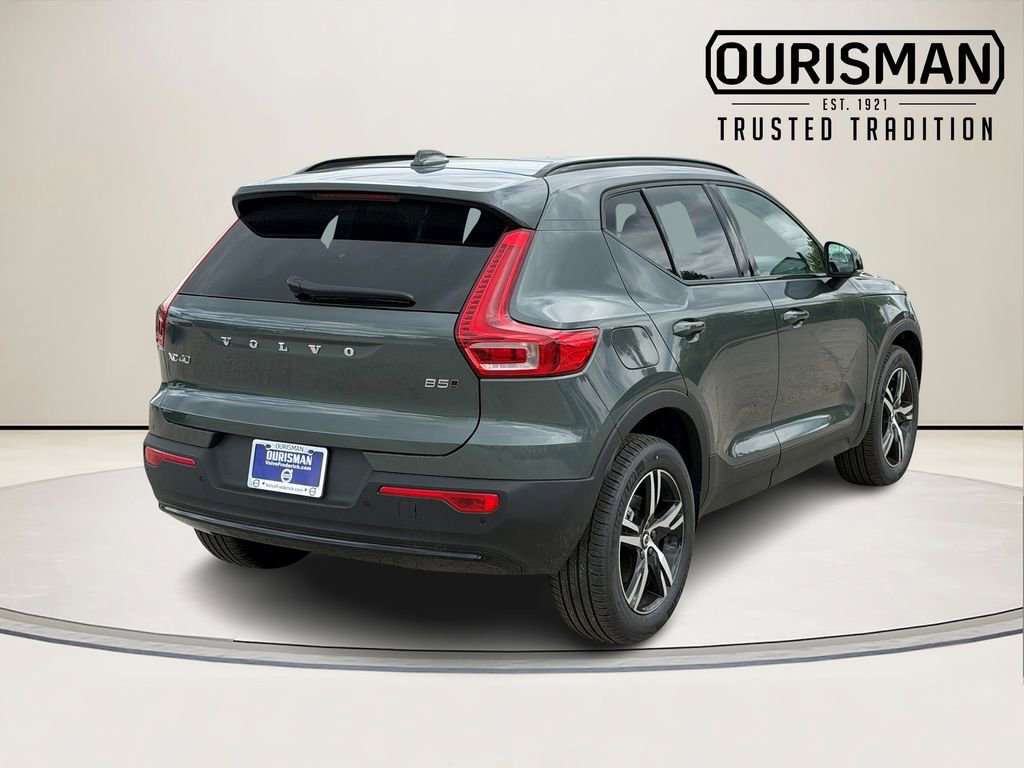 New 2026 Volvo XC40 B5 Core w/ Climate Package AWD/4WD image 3