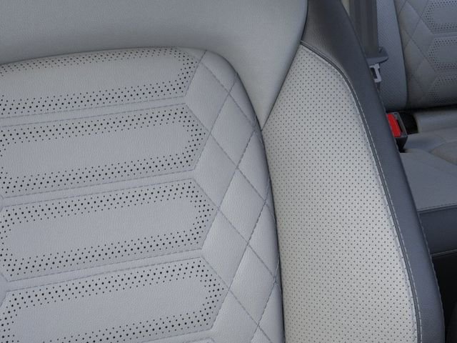 New 2024 Ford Escape SE w/ PHEV Premium Package FWD image 16