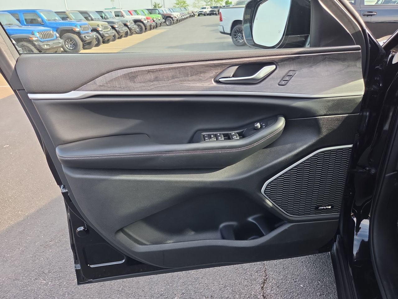 Used 2022 Jeep Grand Cherokee Limited 4xe w/ Luxury Tech Group II image 21