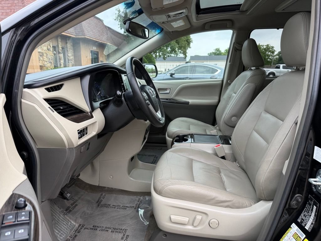 Used 2015 Toyota Sienna XLE Premium AWD/4WD image 9