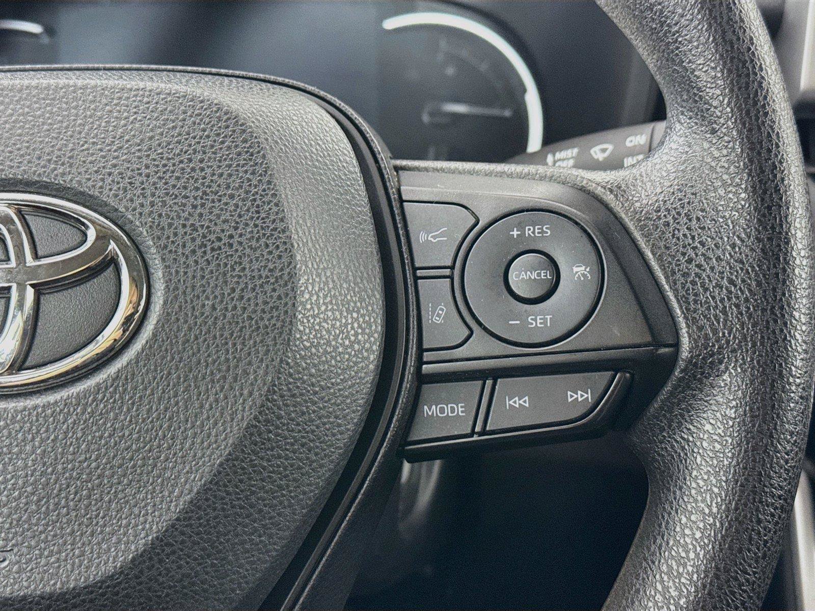 Certified 2025 Toyota RAV4 LE FWD image 18