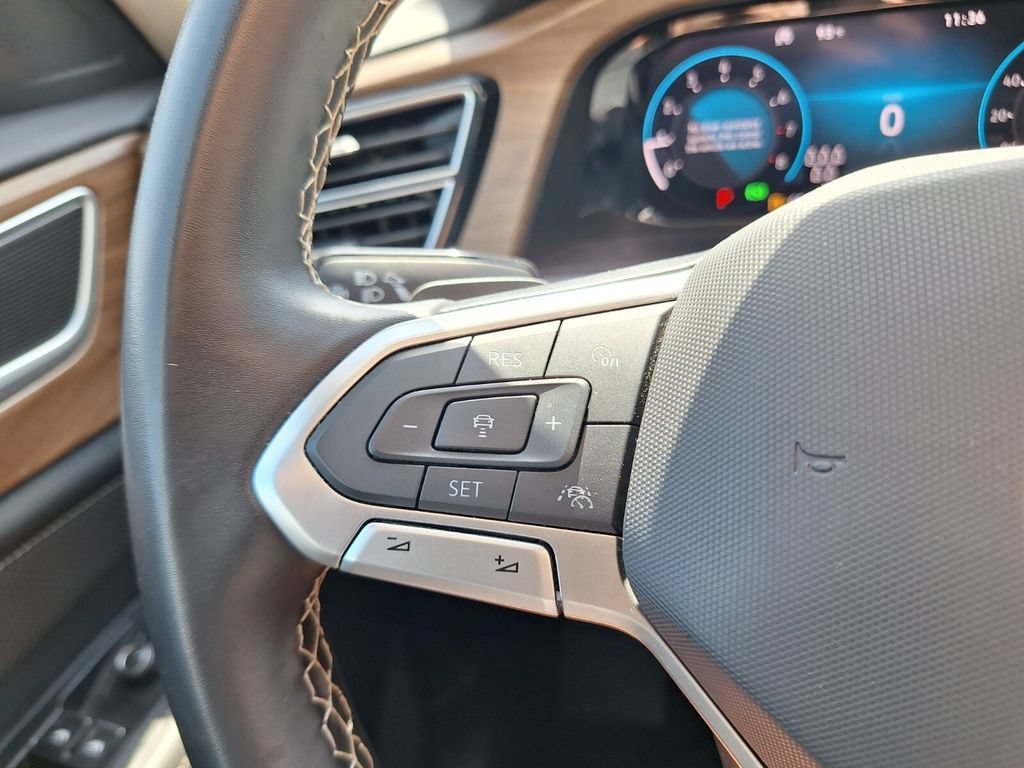 Used 2025 Volkswagen Atlas SE FWD image 18