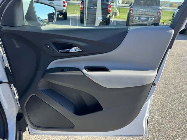 Used 2023 Chevrolet Equinox LT w/ Driver Convenience Package image 33