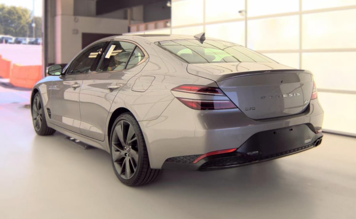 Used 2023 Genesis G70 2.0T w/ Sport Prestige Package AWD/4WD image 5