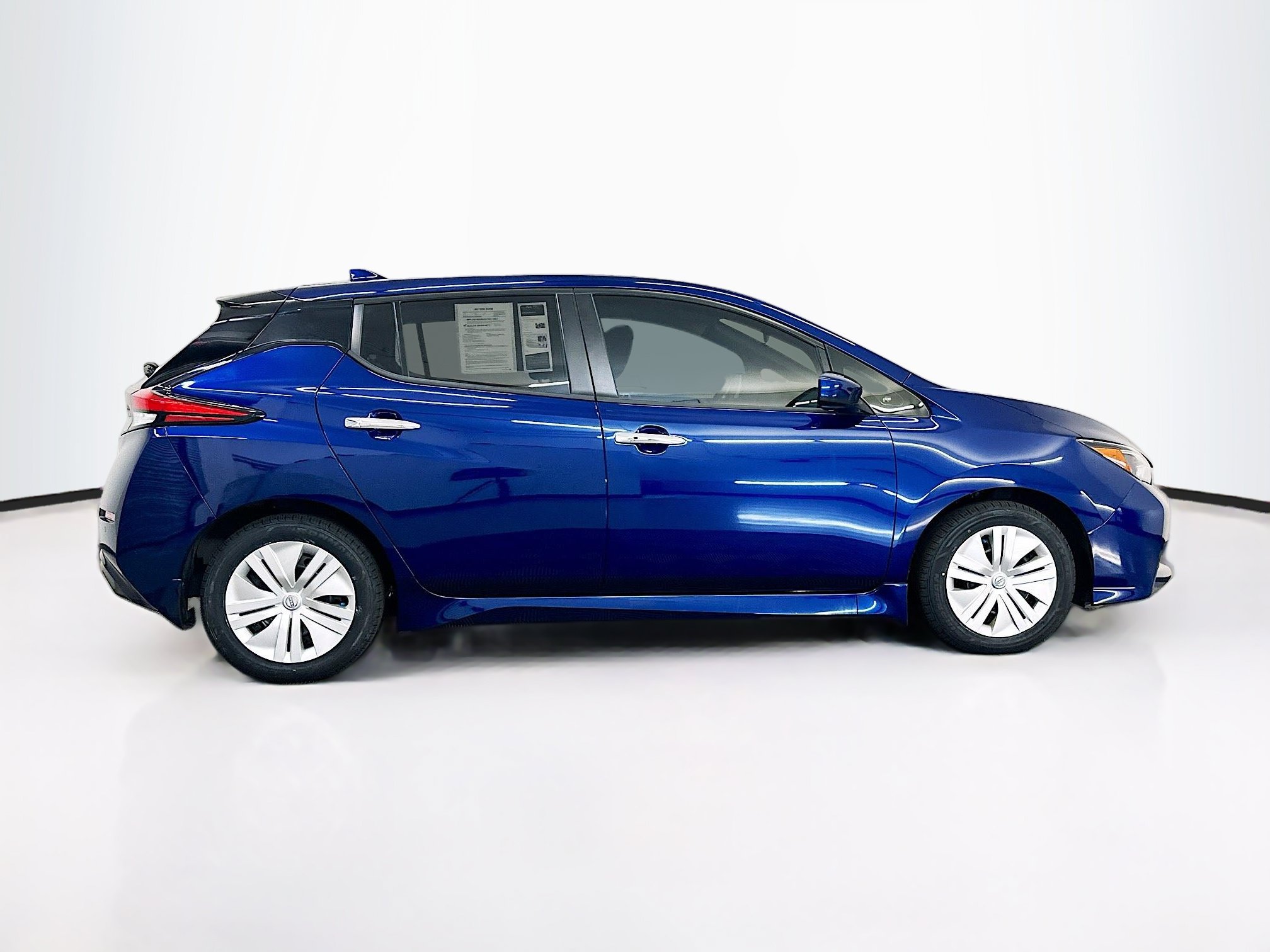 Used 2025 Nissan Leaf S FWD image 10