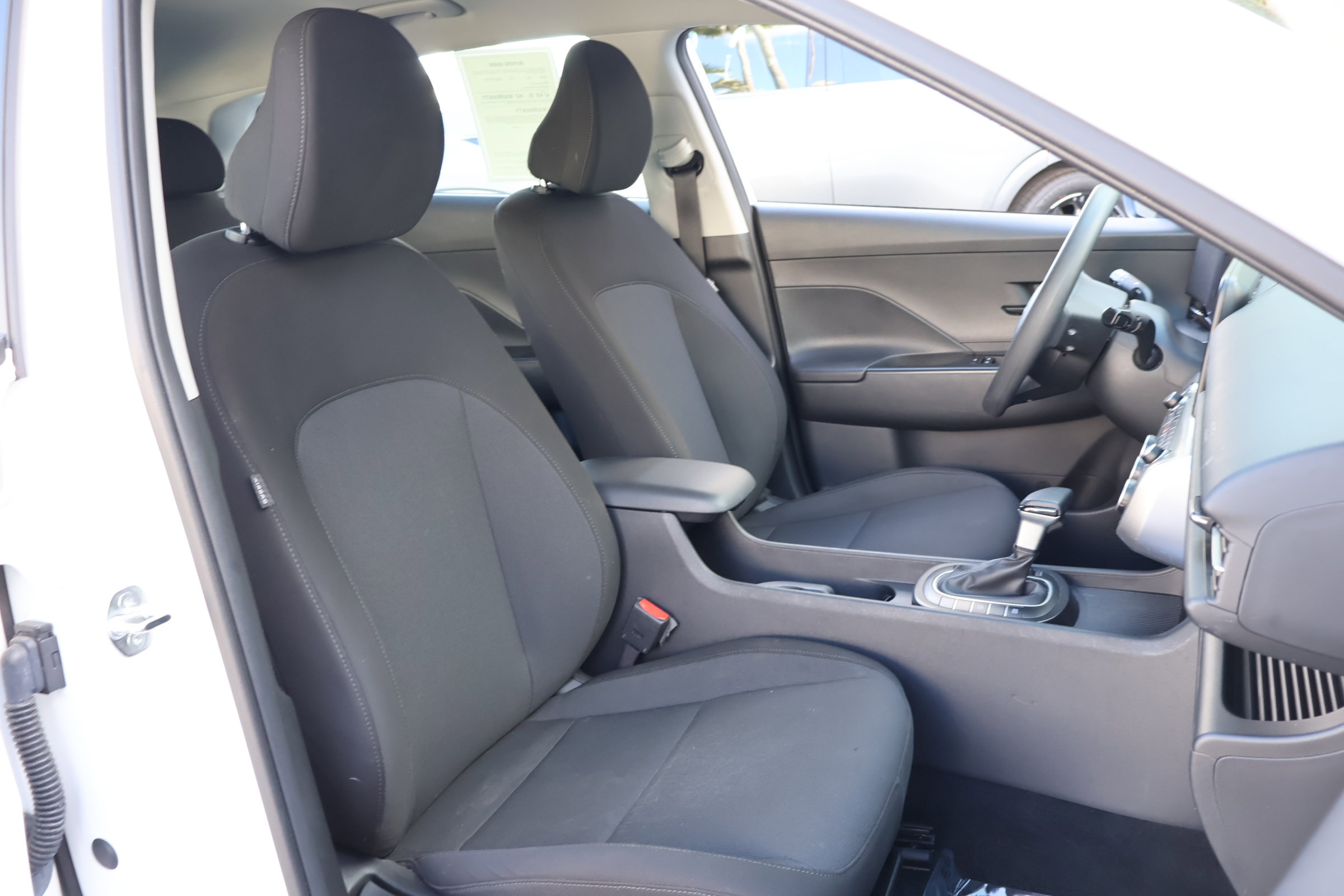 Used 2024 Hyundai Kona SE image 21