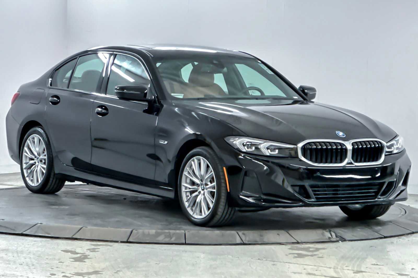 Used 2023 BMW 330e xDrive 330e xDrive w/ Driving Assistance Package image 9