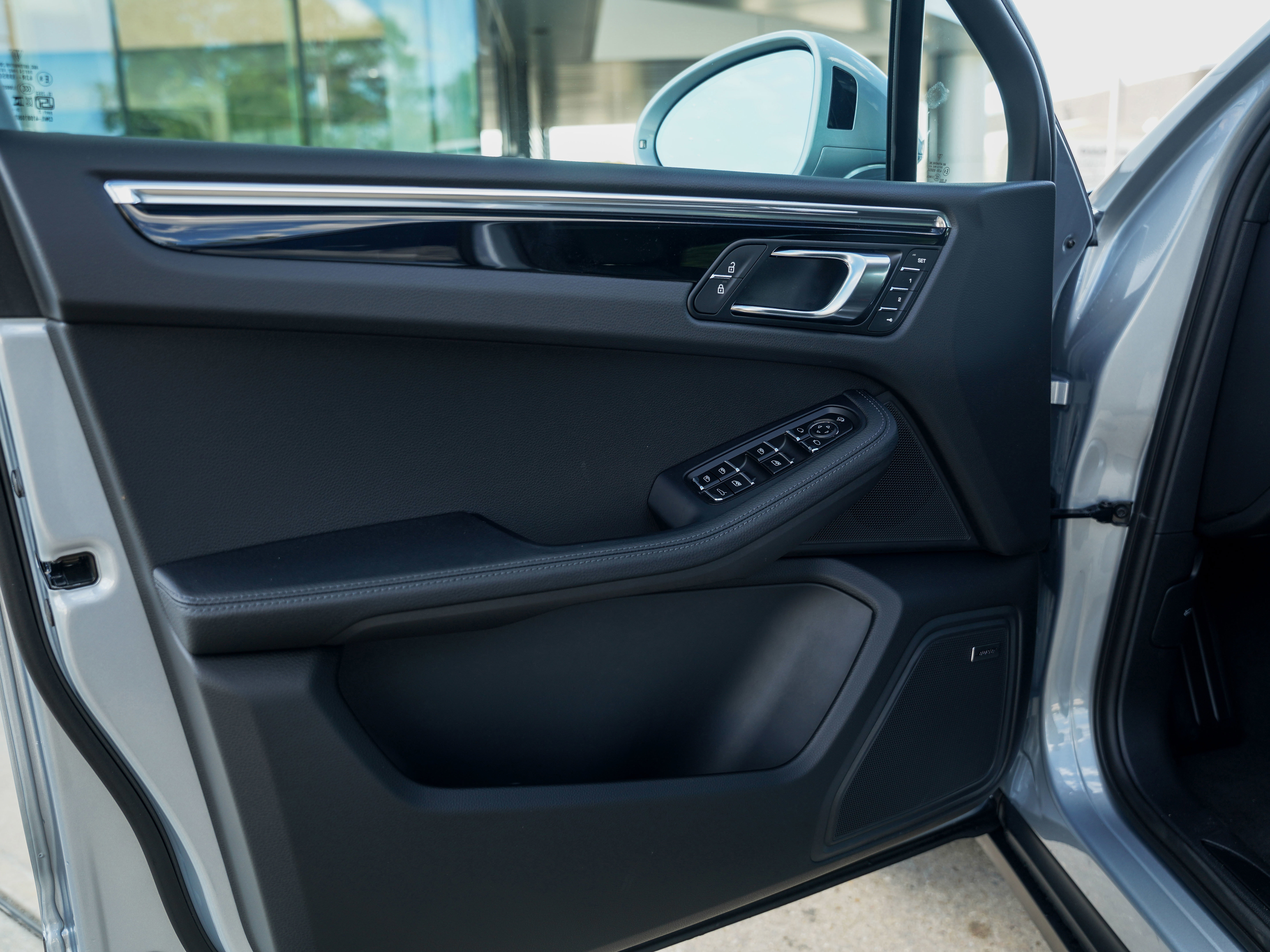 New 2026 Porsche Macan image 16