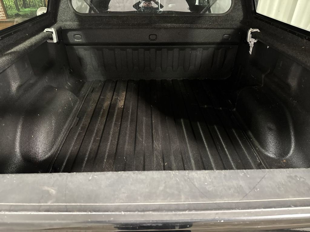 Used 2017 GMC Sierra 1500 SLT w/ SLT Premium Package image 31