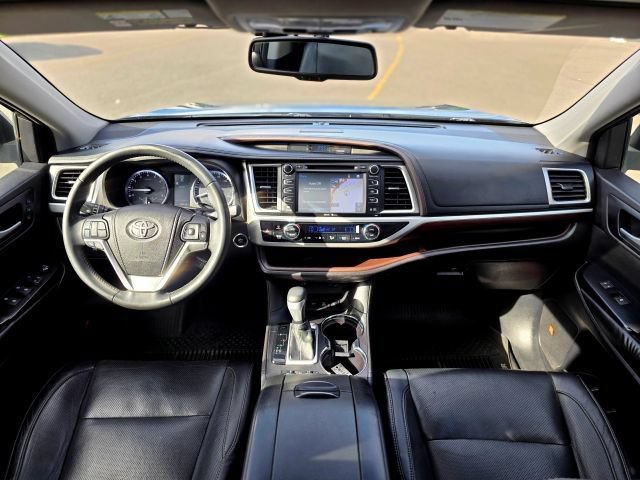 Used 2015 Toyota Highlander Limited AWD/4WD image 11