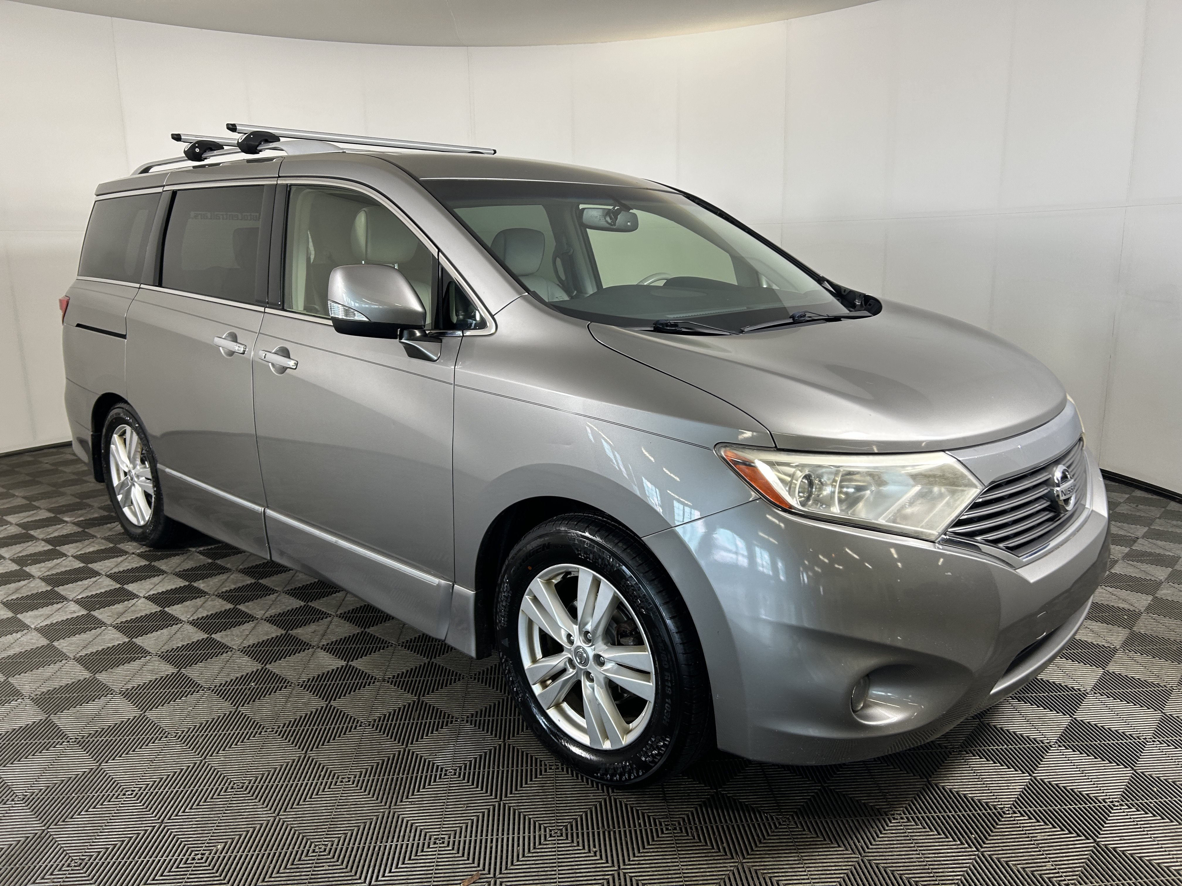 Used 2012 Nissan Quest SL FWD image 3