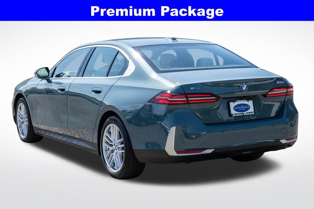 Used 2025 BMW 530i xDrive w/ Premium Package image 6