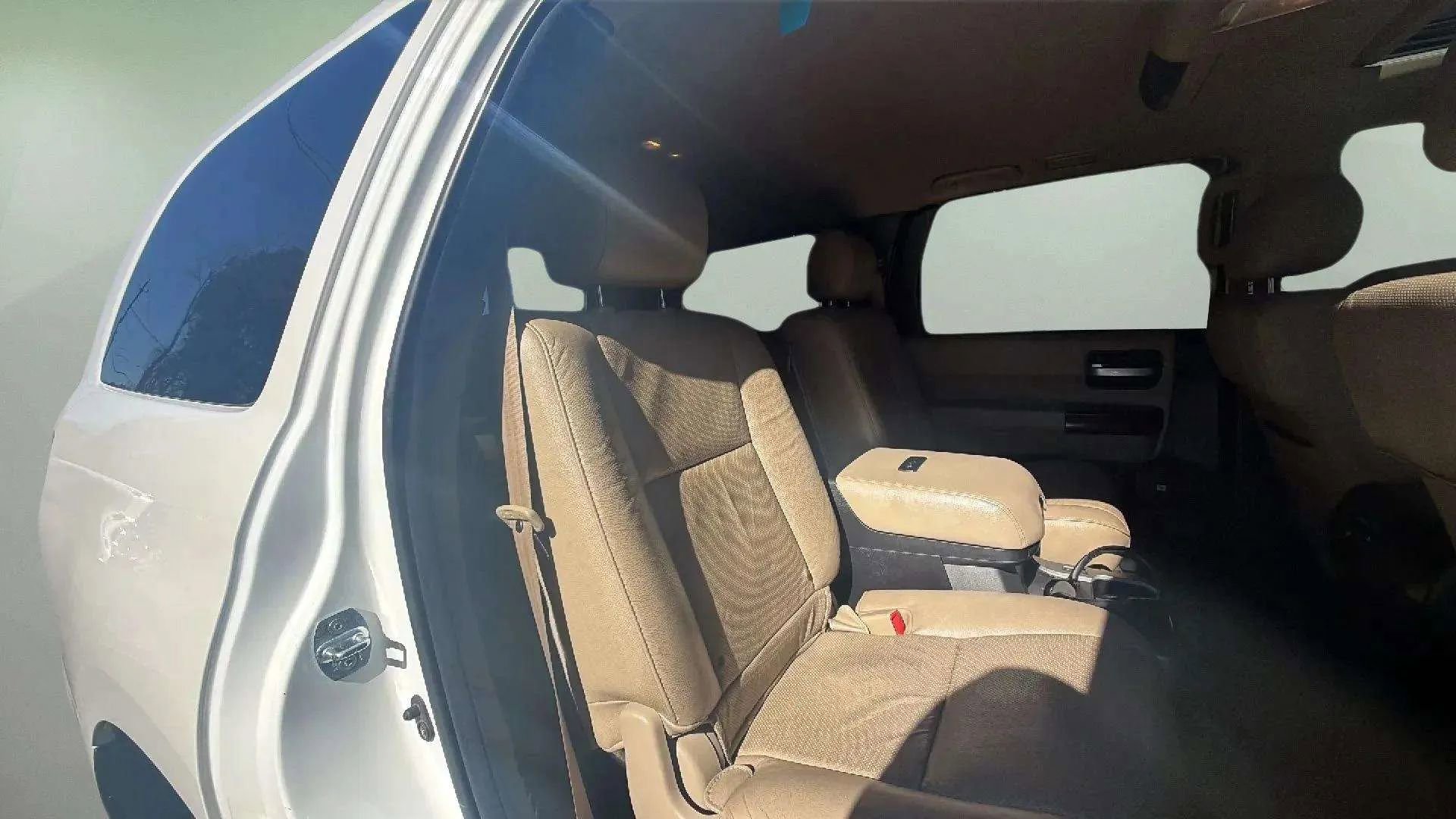 Used 2016 Toyota Sequoia Platinum image 20