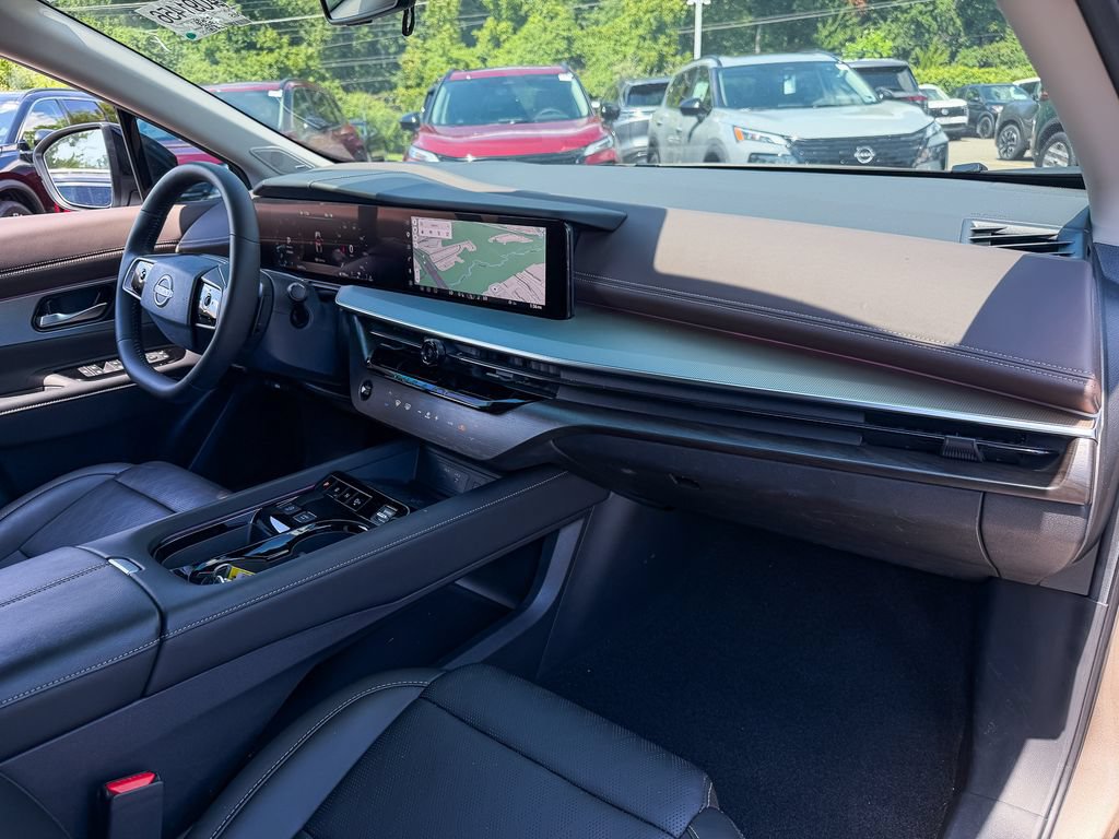 Certified 2025 Nissan Murano Platinum w/ Cargo Package AWD/4WD image 12