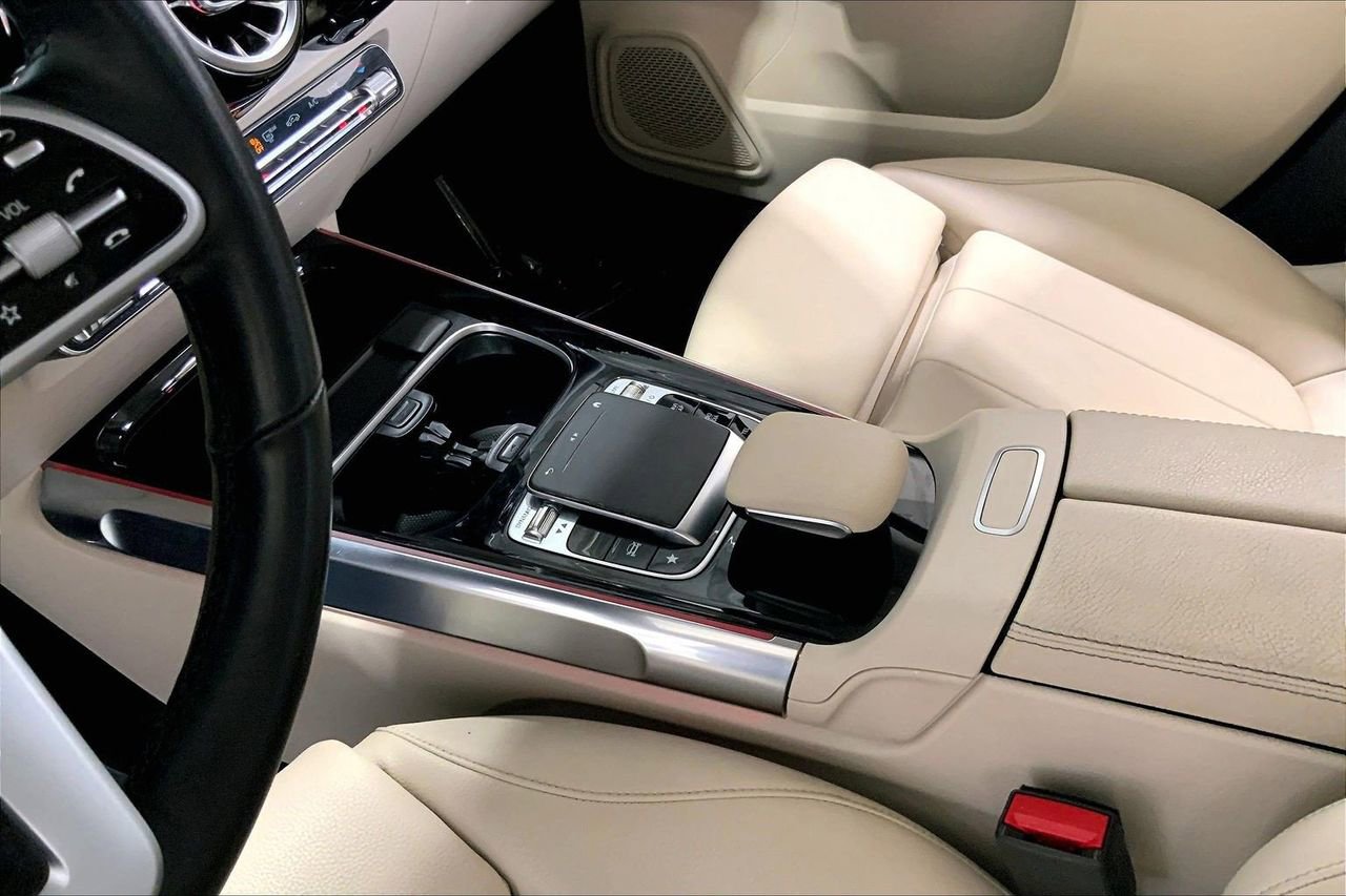 Used 2020 Mercedes-Benz GLB 250 w/ Premium Package image 17