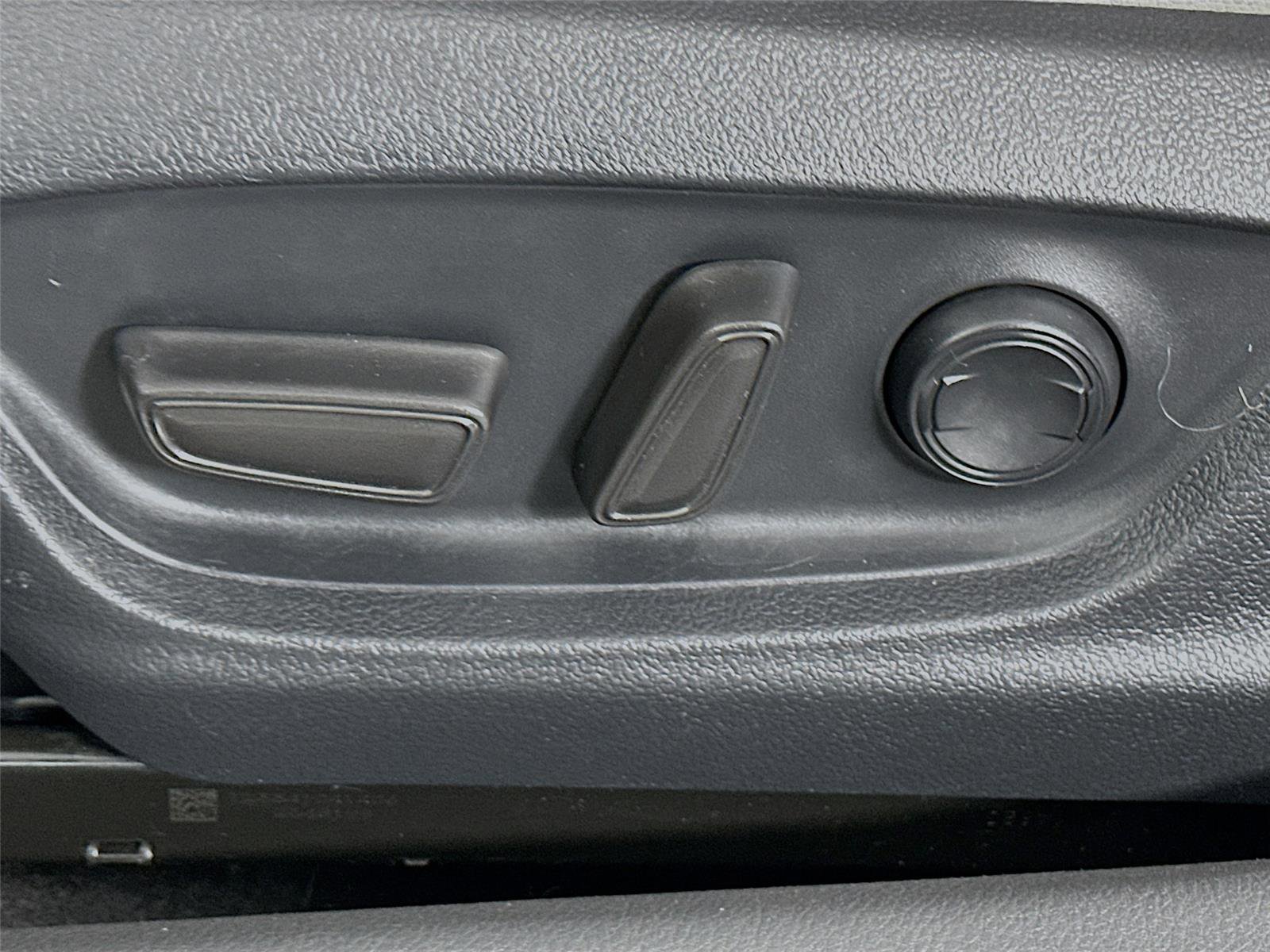 Used 2024 Toyota Camry SE image 19