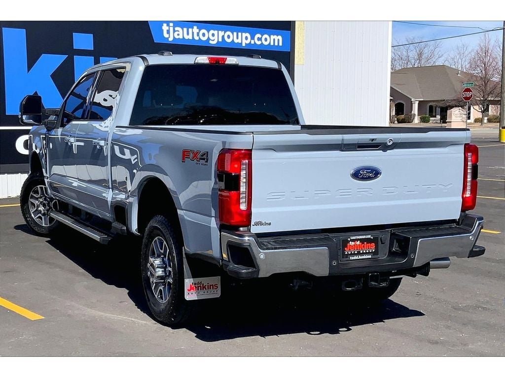 Used 2025 Ford F350 Lariat w/ FX4 Off-Road Package image 13