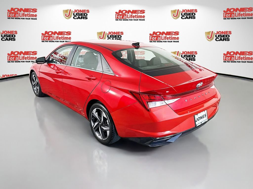 Certified 2022 Hyundai Elantra SEL w/ Convenience + Premium Package FWD image 2