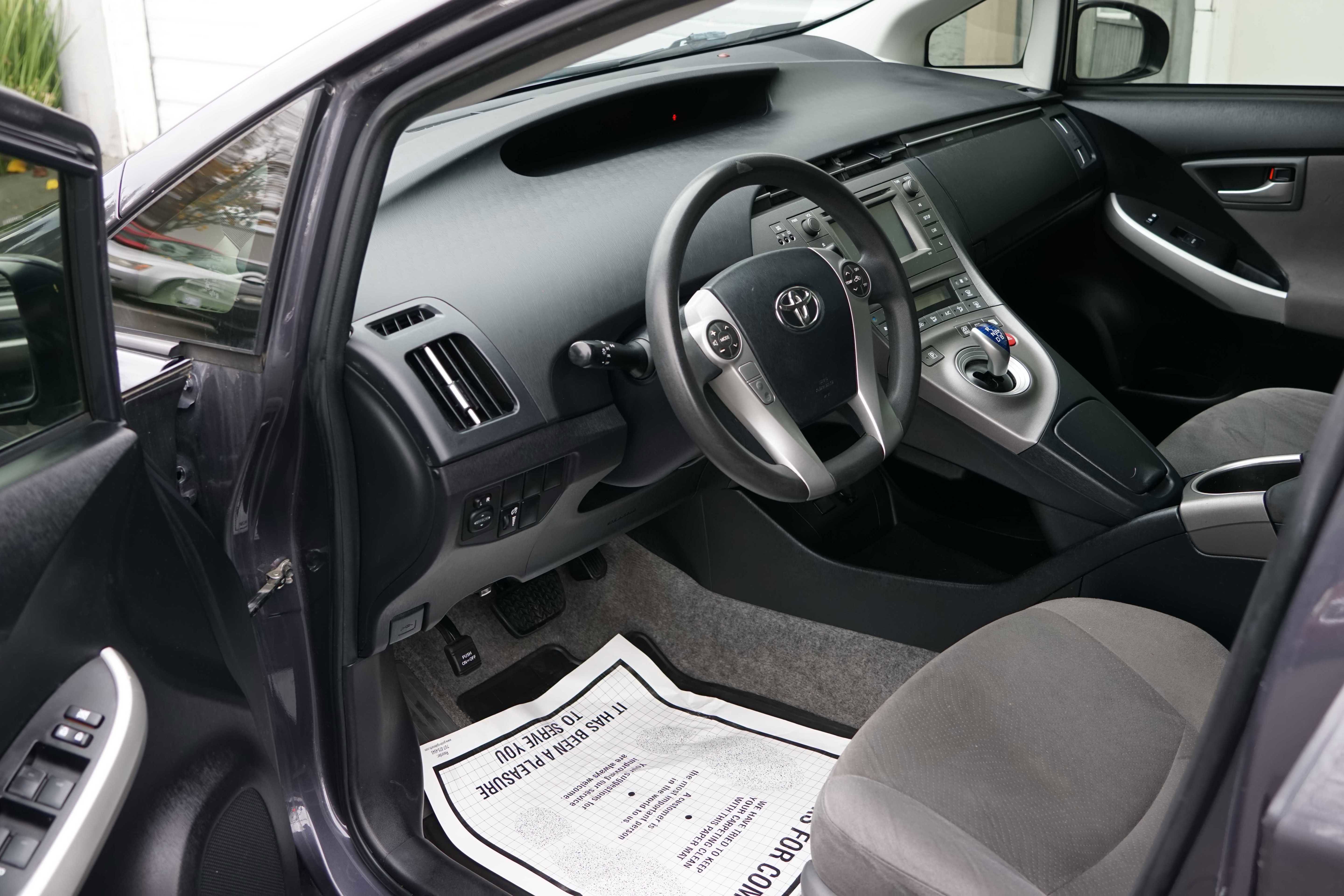 Used 2015 Toyota Prius Two image 37