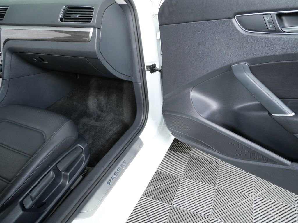 Used 2016 Volkswagen Passat 1.8T SE image 23
