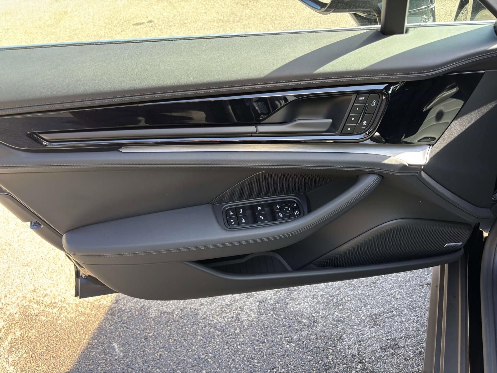 New 2026 Porsche Panamera image 23