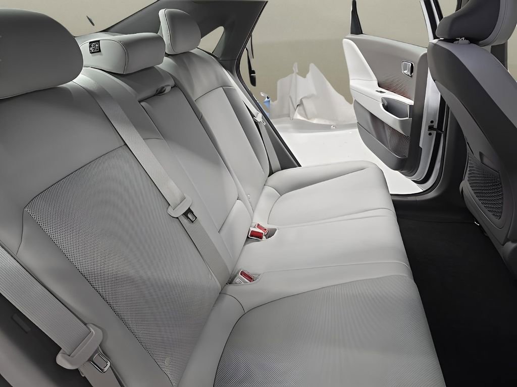 New 2025 Hyundai Ioniq 6 SEL AWD/4WD image 18