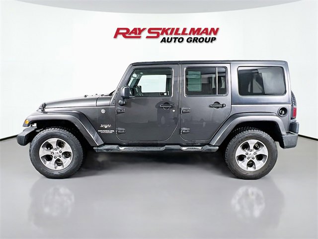 Used 2017 Jeep Wrangler Unlimited Sahara w/ Connectivity Group image 4