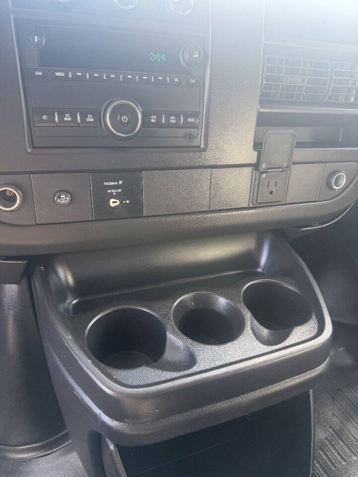 Used 2015 Chevrolet Express 2500 w/ Cold Climate Package RWD image 7