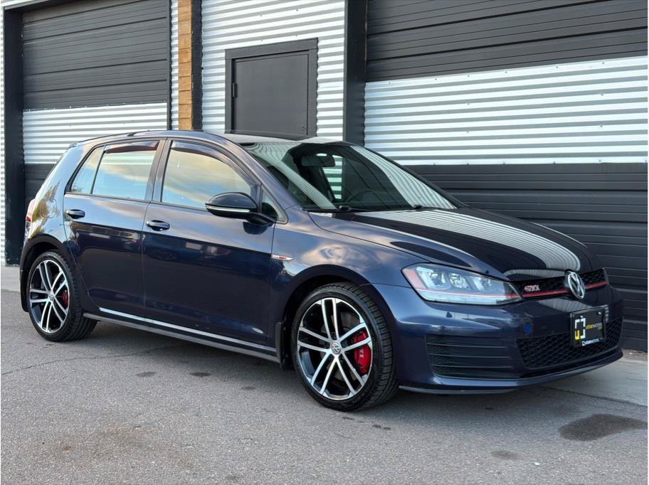 Used 2017 Volkswagen GTI SE FWD image 11