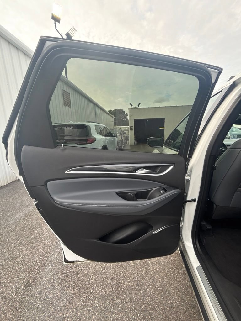 Used 2023 Buick Enclave Essence FWD image 16
