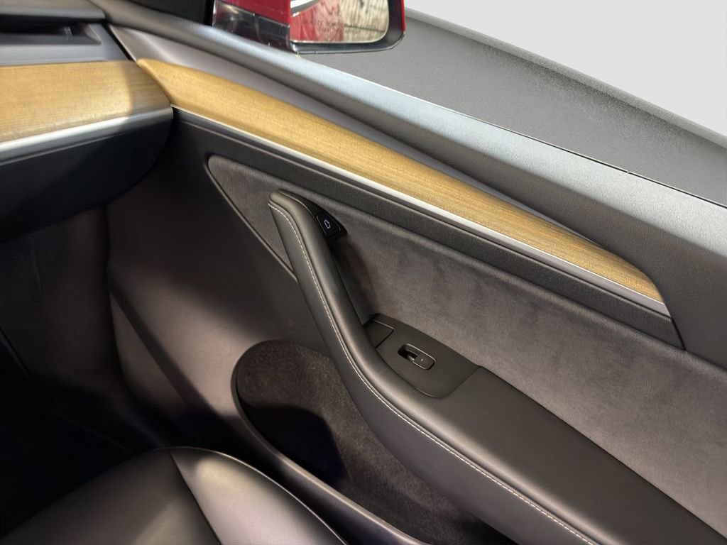 Used 2023 Tesla Model Y Long Range AWD/4WD image 16