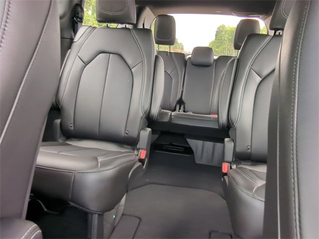 New 2026 Chrysler Pacifica Select image 13