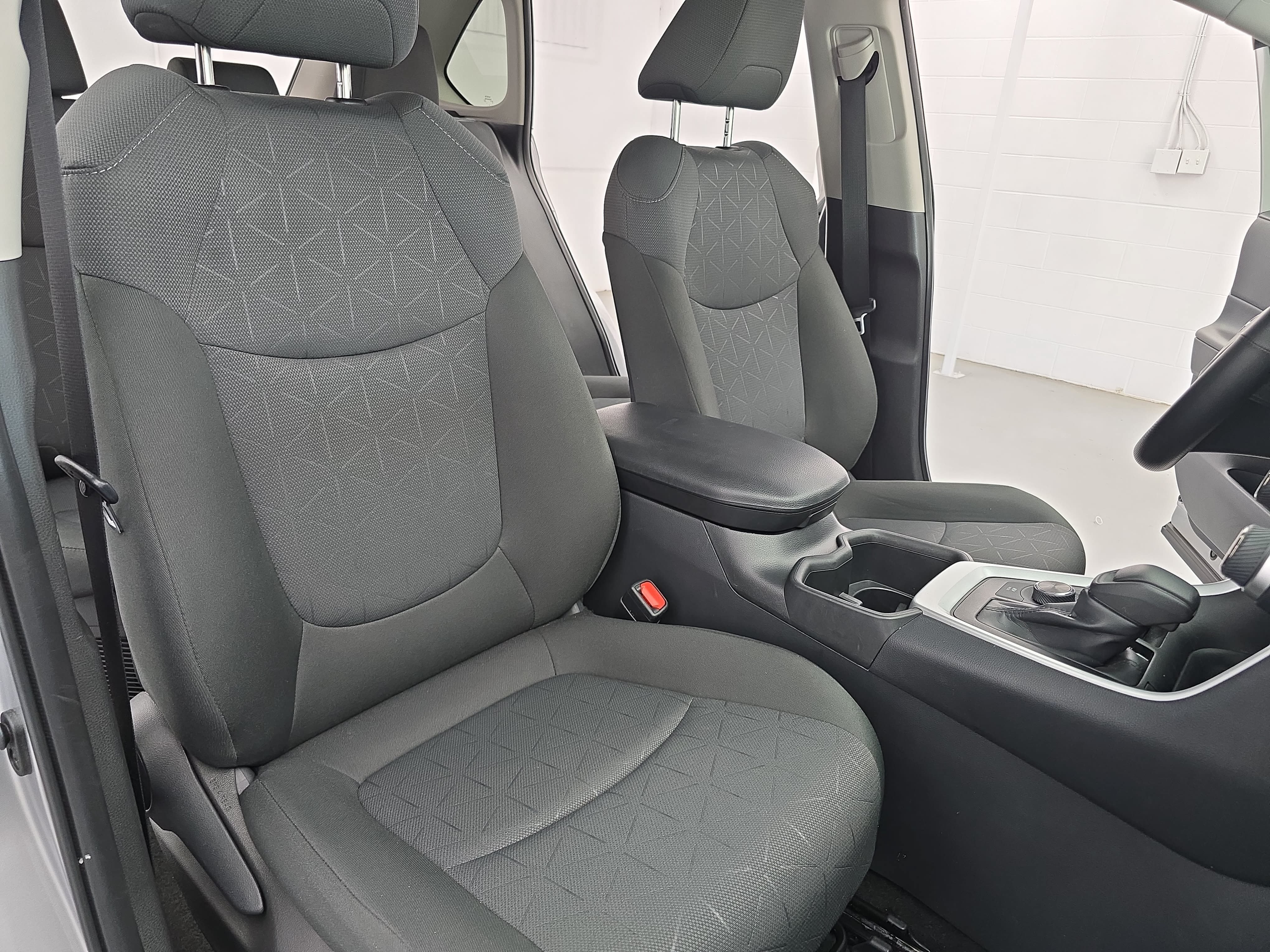 Used 2024 Toyota RAV4 XLE AWD/4WD image 10