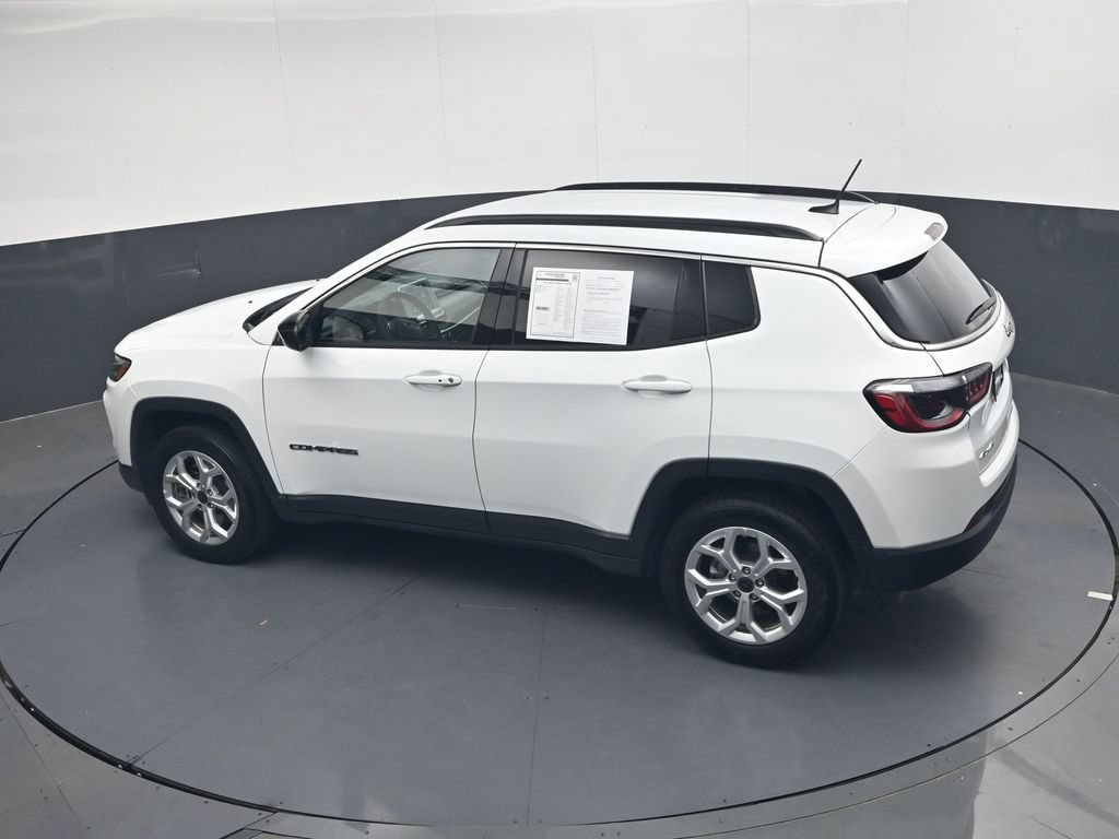 Used 2025 Jeep Compass Latitude AWD/4WD image 28