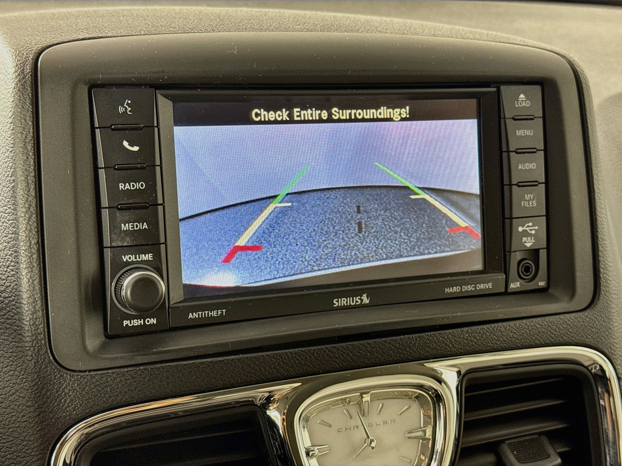 Used 2013 Chrysler Town & Country Touring FWD image 13