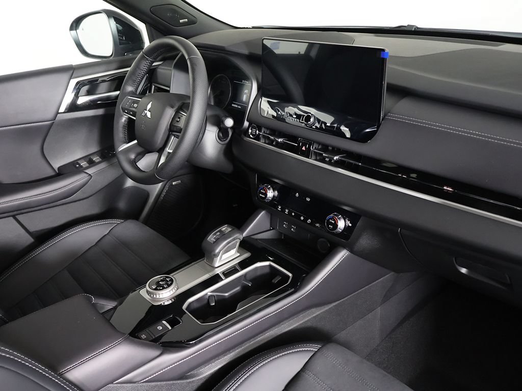 New 2026 Mitsubishi Outlander LE AWD/4WD image 27