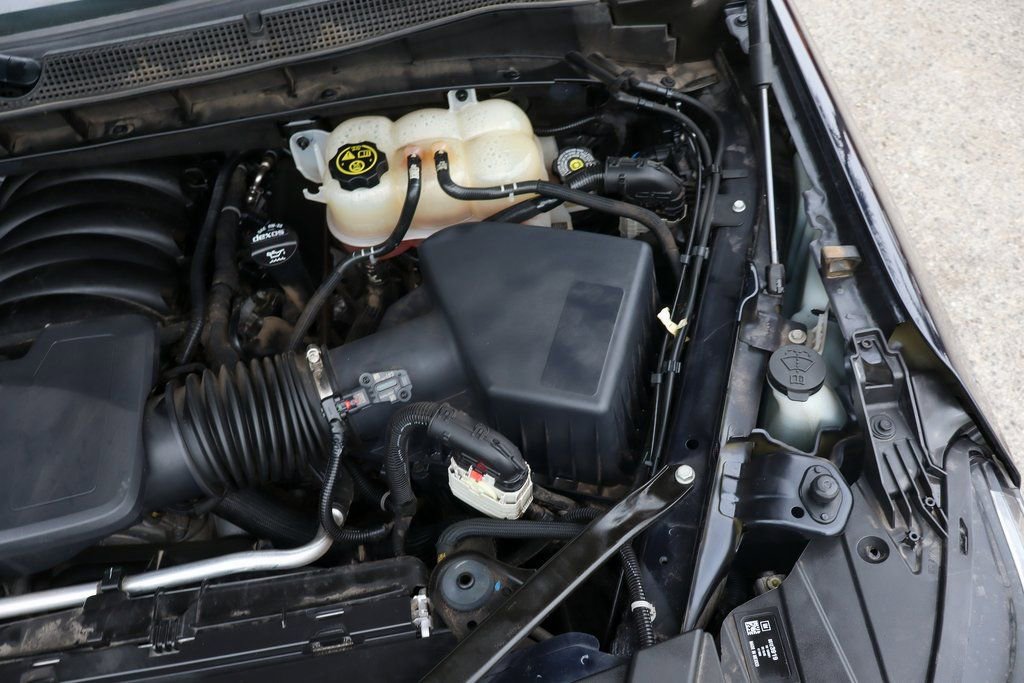 Used 2022 Chevrolet Suburban Z71 w/ Luxury Package image 13