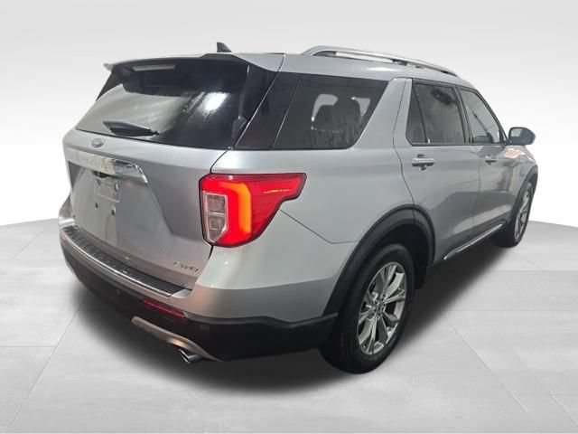Used 2024 Ford Explorer Limited AWD/4WD image 4