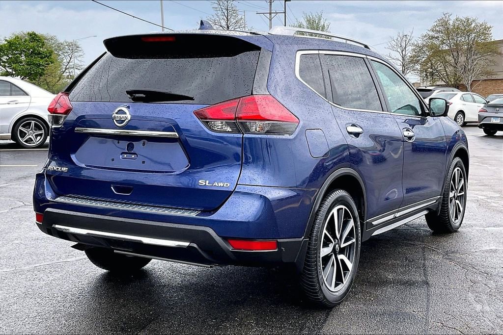 Used 2017 Nissan Rogue SL w/ SL Premium Package AWD/4WD image 16