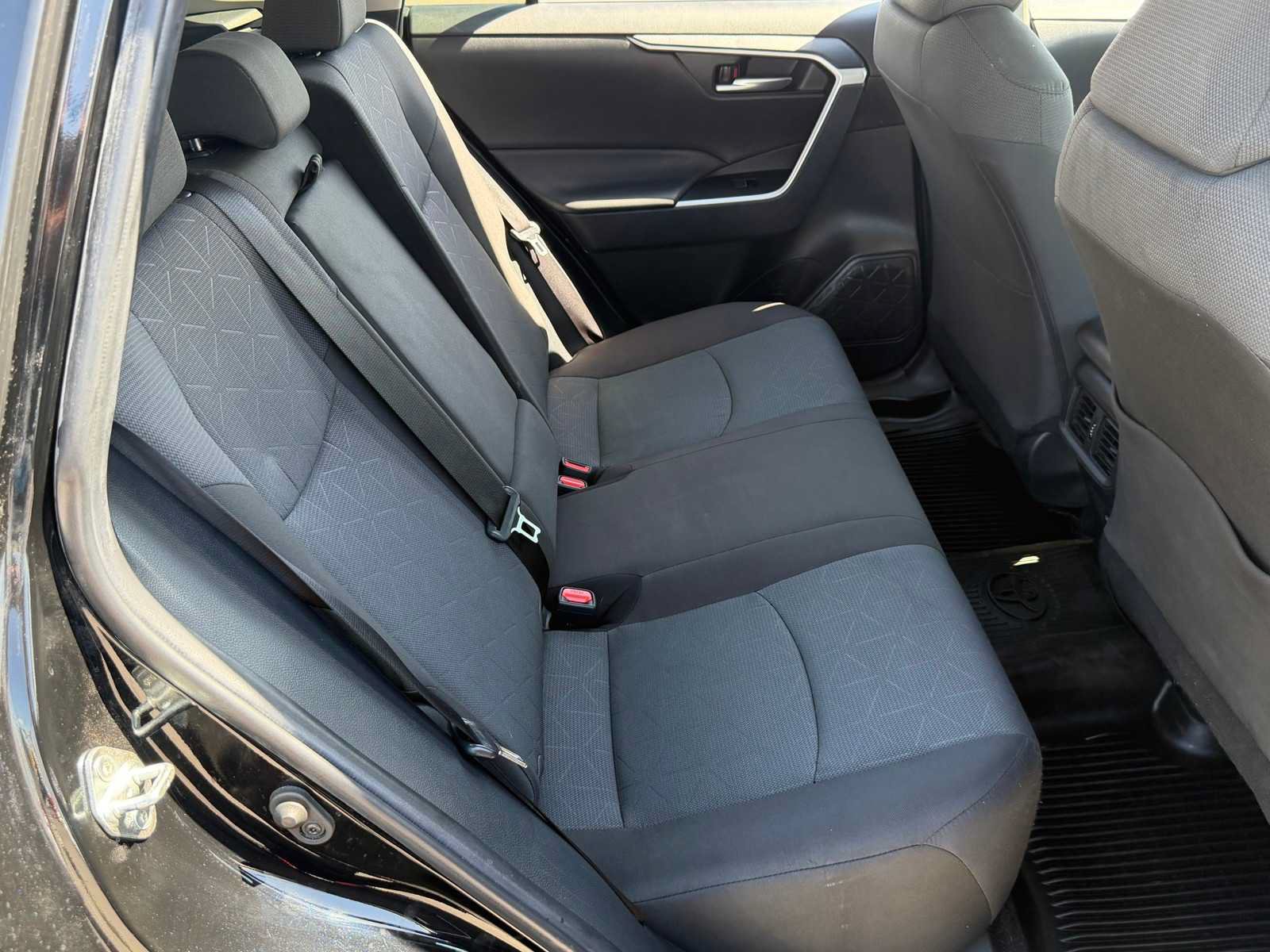 Used 2024 Toyota RAV4 XLE AWD/4WD image 26
