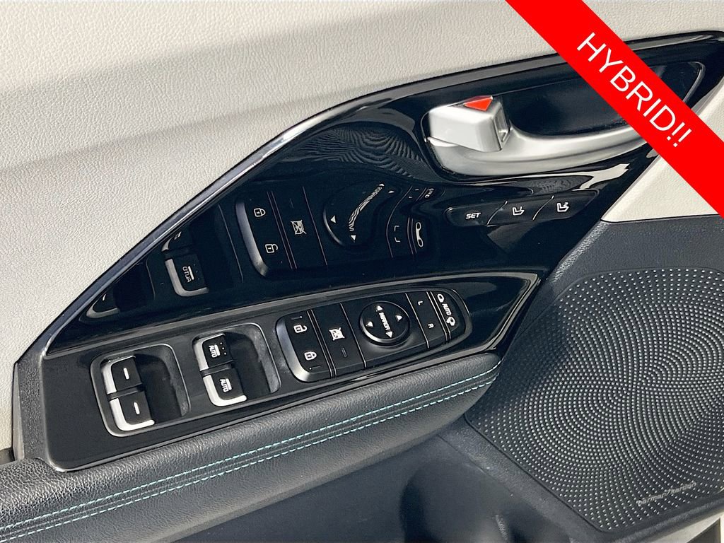 Certified 2017 Kia Niro Touring image 19