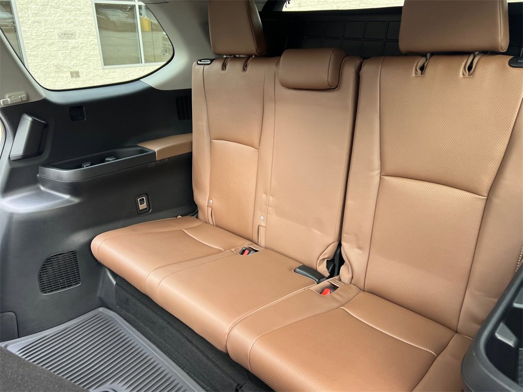 Used 2024 Toyota Grand Highlander Platinum image 34