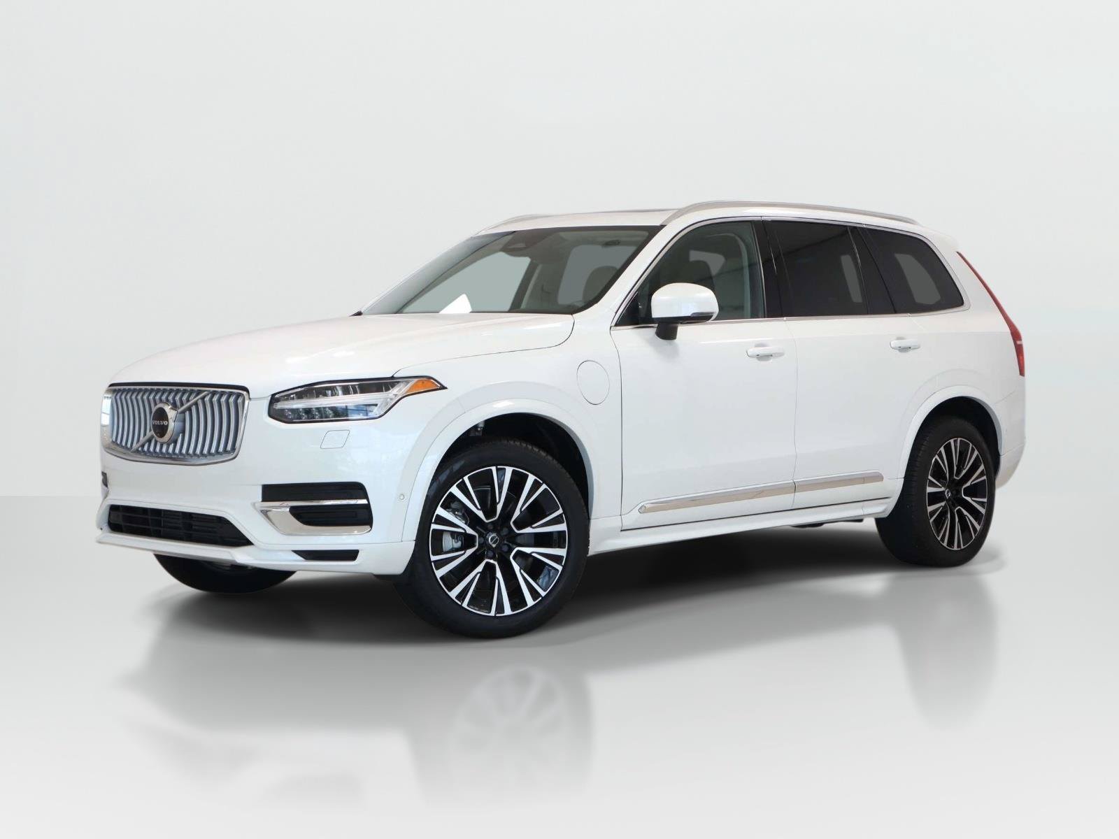Used 2025 Volvo XC90 T8 Plus w/ Protection Package Premier AWD/4WD image 1