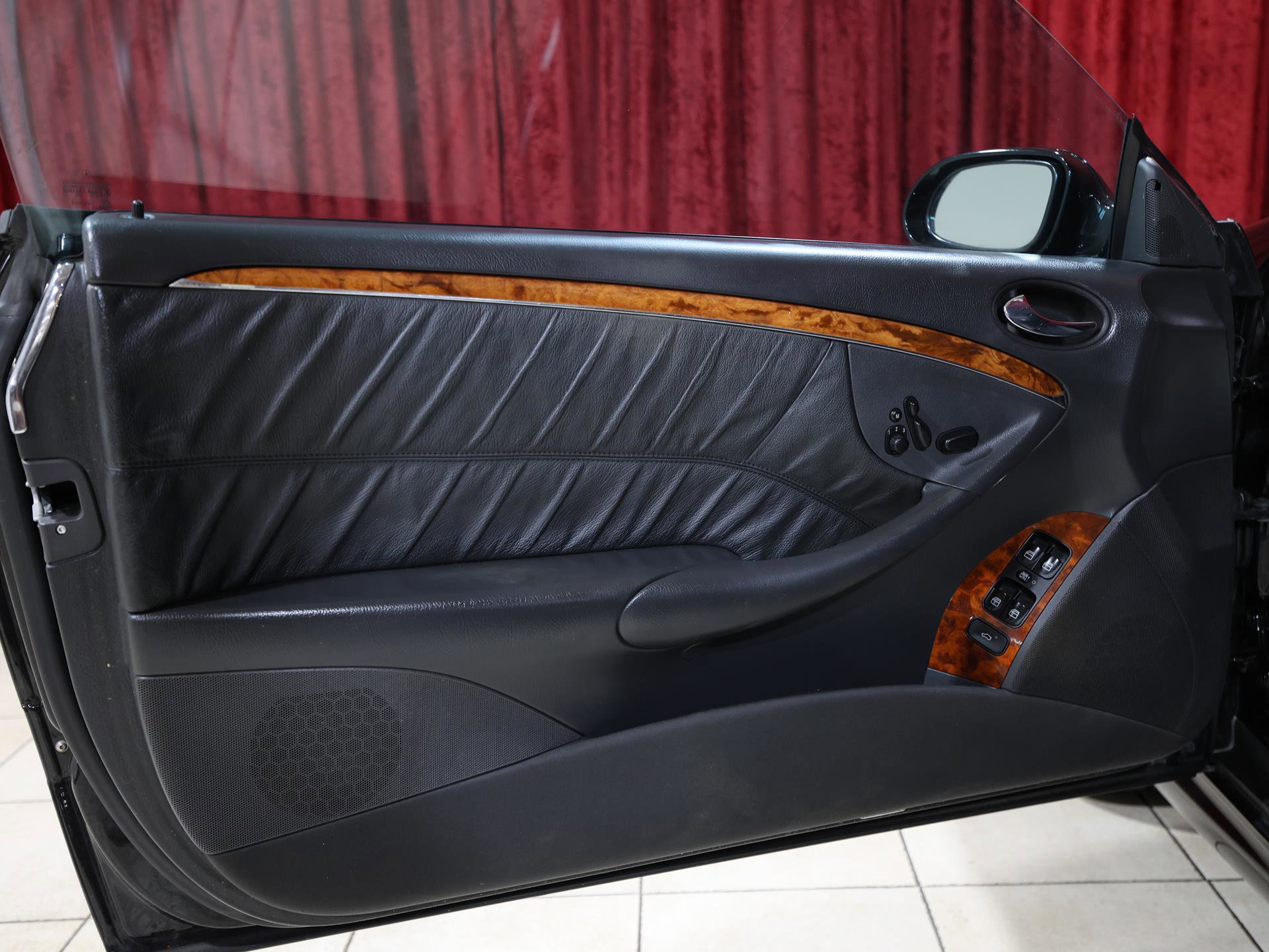 Used 2005 Mercedes-Benz CLK 500 Cabriolet image 11