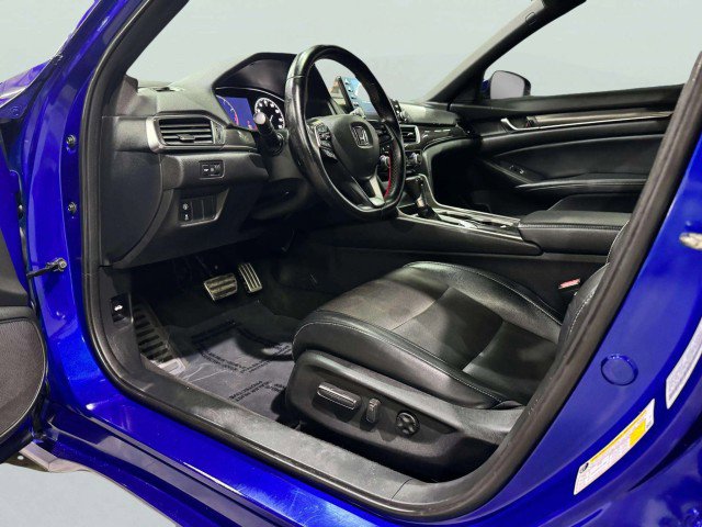 Used 2018 Honda Accord Sport image 11