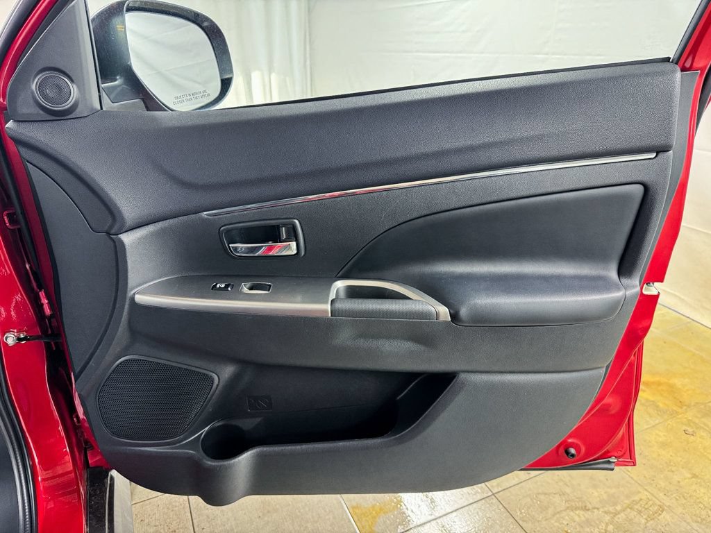 Used 2018 Mitsubishi Outlander Sport SE AWD/4WD image 17