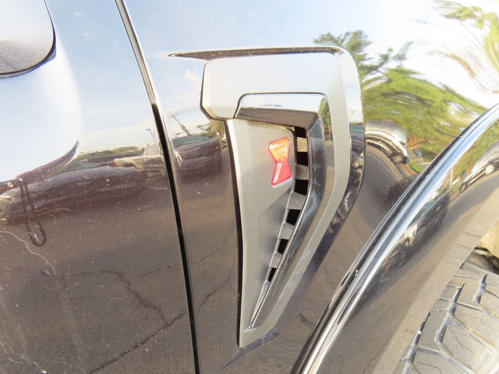 Used 2021 Ford F150 XLT w/ Equipment Group 302A High image 12